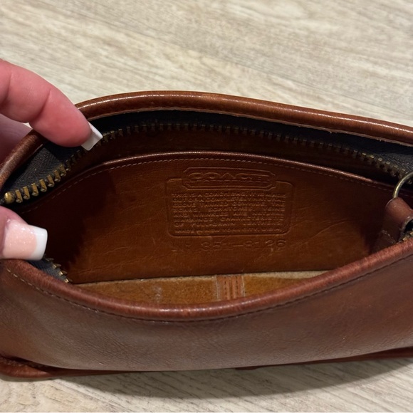 VINTAGE COACH British Tan Leather Zippered Crossbody Bag - EUC RARE - Picture 5 of 16